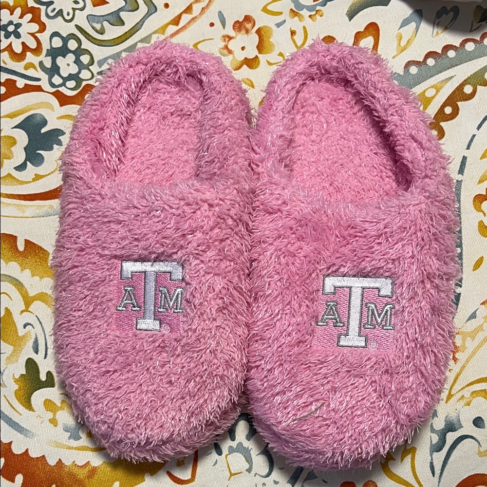 Texas A&M Pink Fuzzy Slippers - Size L (9-10)